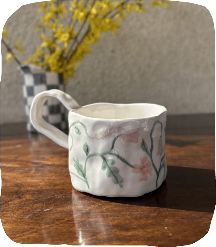 Vadvirágos bögre helikeramia